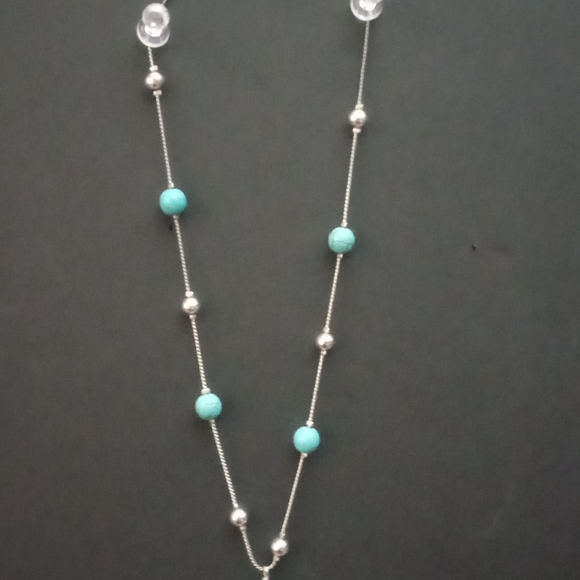 Elegant Turquoise and Silver Necklace - Picture 5 of 5